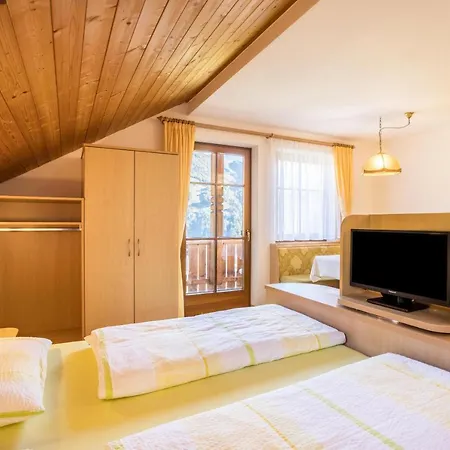 Kuglerhof 2 Steinhaus